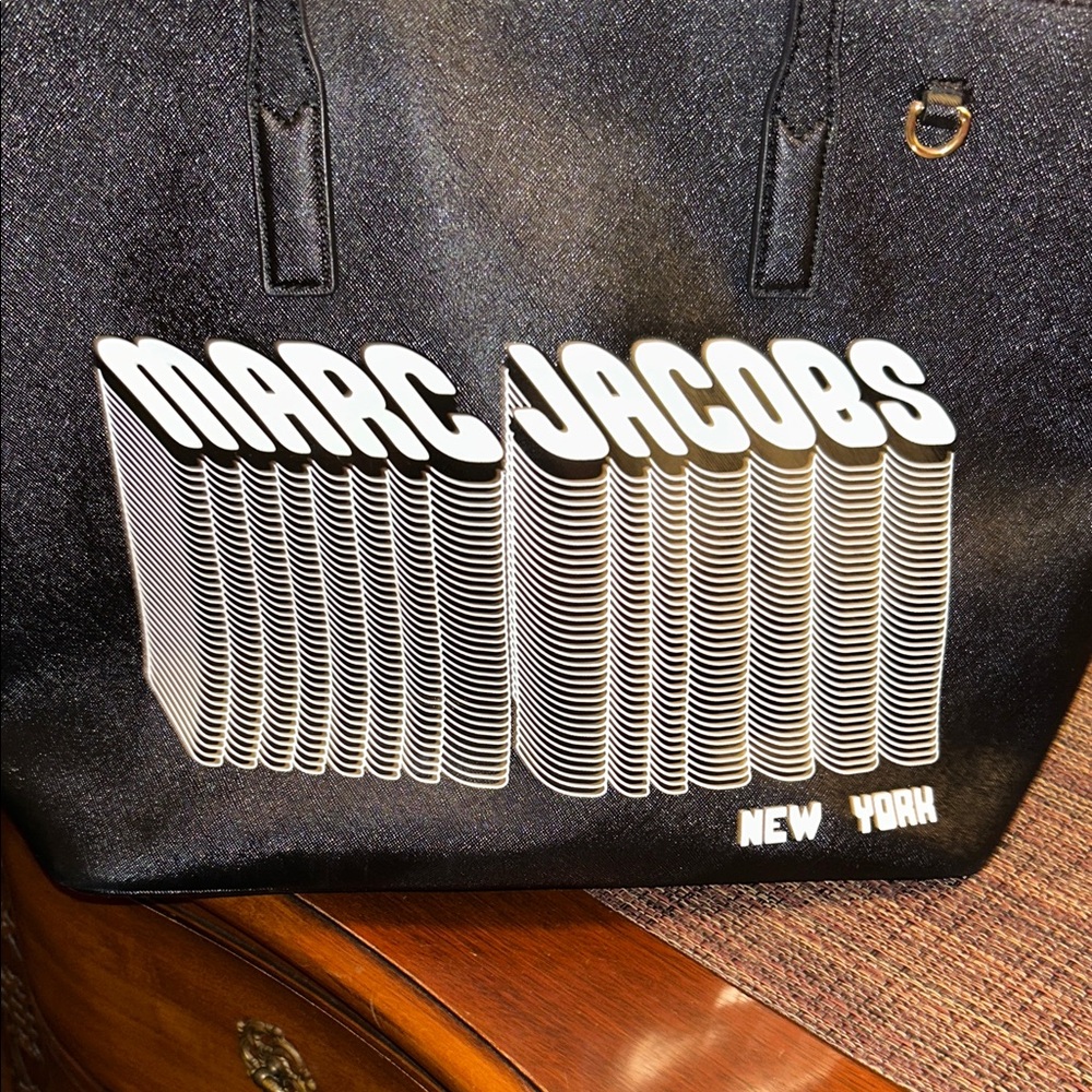 Marc Jacobs Black Graphic Tote - Picture 11 of 12